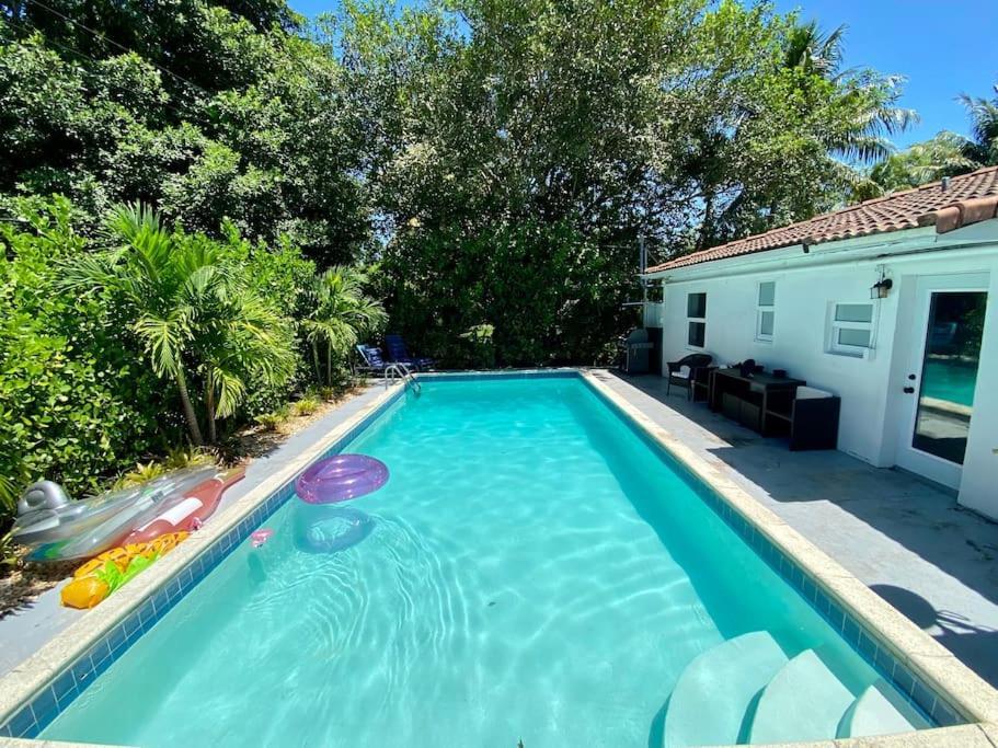 House With Pool And Bbq, 12 Min To The Beach Miami Shores Bagian luar foto