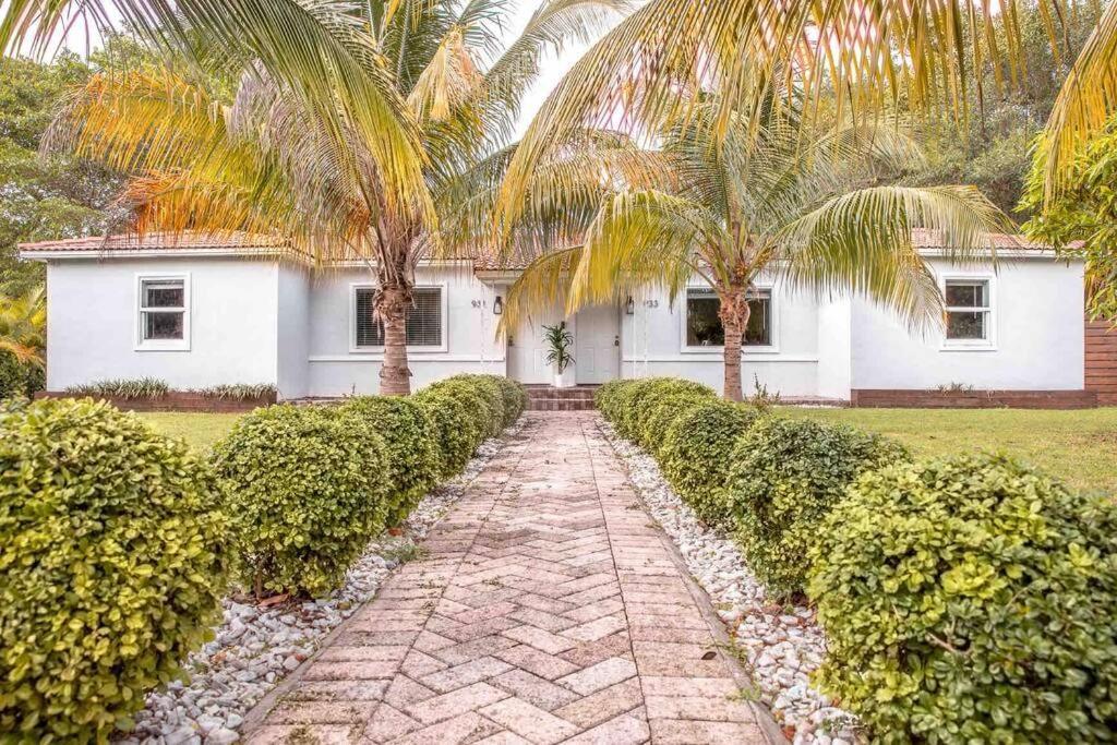 House With Pool And Bbq, 12 Min To The Beach Miami Shores Bagian luar foto